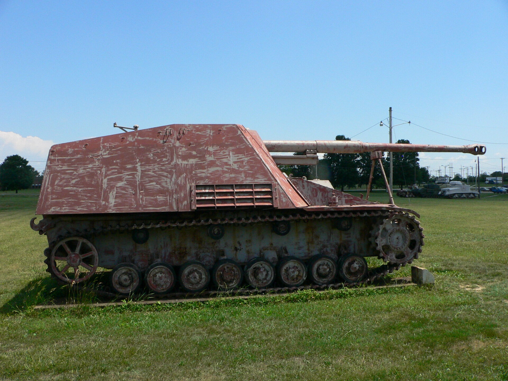 Nashornpanzer in einem Museum